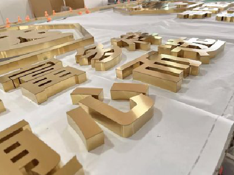  靖江拉丝不锈钢字的特点。