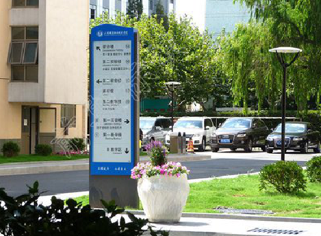  靖江哪些因素影响宣传栏的制作？